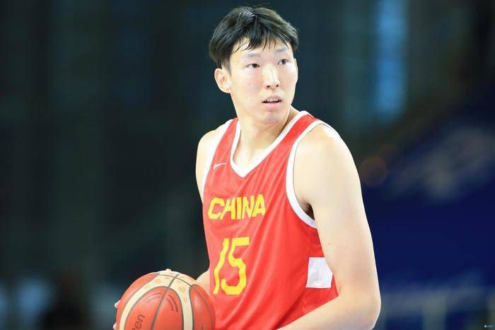 努贝尔给拜仁留下了深刻印象，他被告知俱乐部认为他未来有一天会接班诺伊尔，只要他能保持水平。